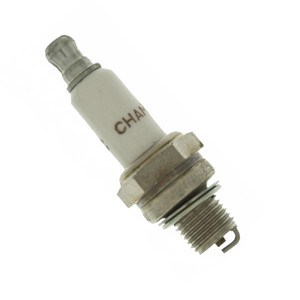 Homelite HL252300 Replacement Spark Plug - 099980425010 Homelite HL252300 Replacement Spark Plug - 099980425010