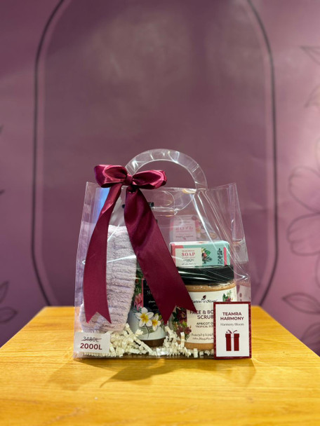 Harmony bloom tropical, Island Scent Shower gel, Traditional Soap Coconut, Tropical Face & Body Scrub, Rreth aksesor