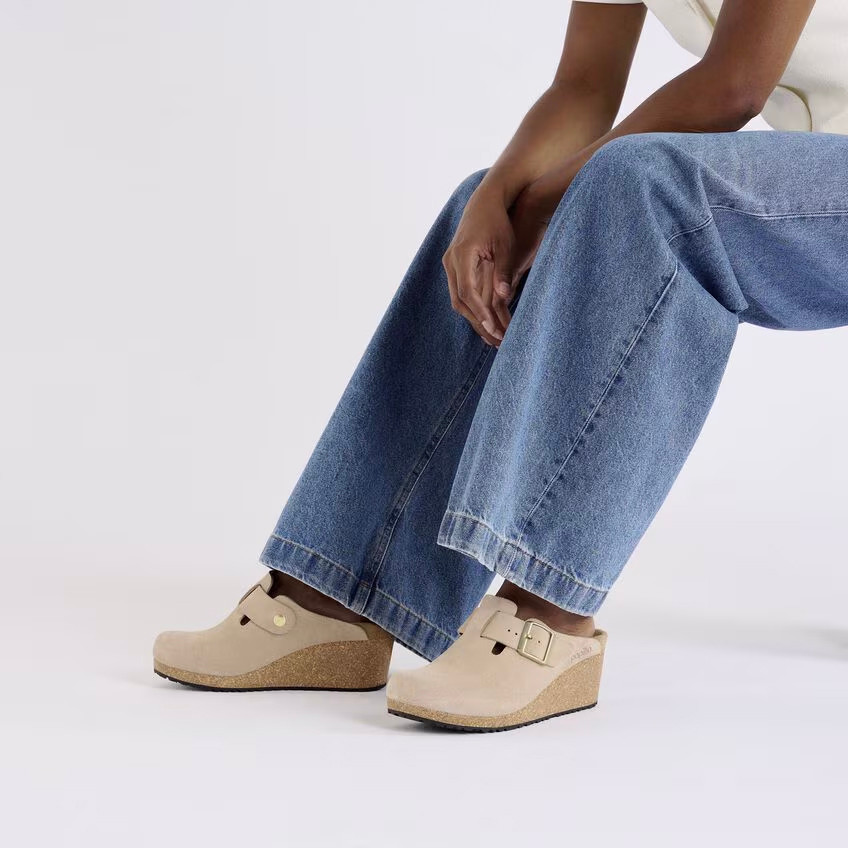 Birkenstock Fanny Clog – Warm Sand Suede Leather – Women’s
