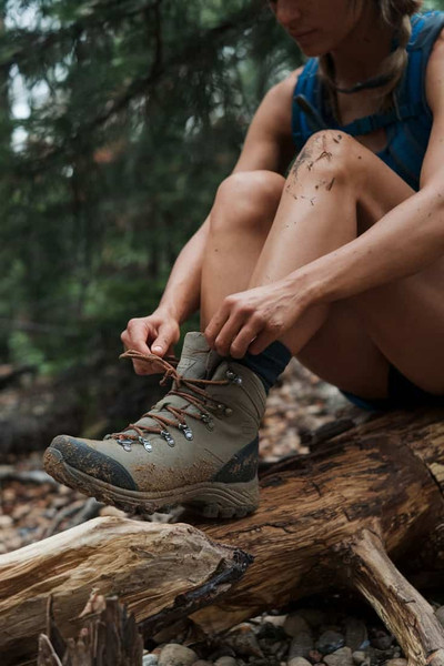 HIKING BOOTS