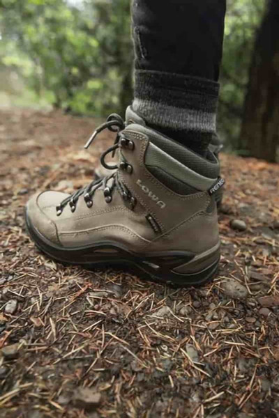HIKING BOOTS