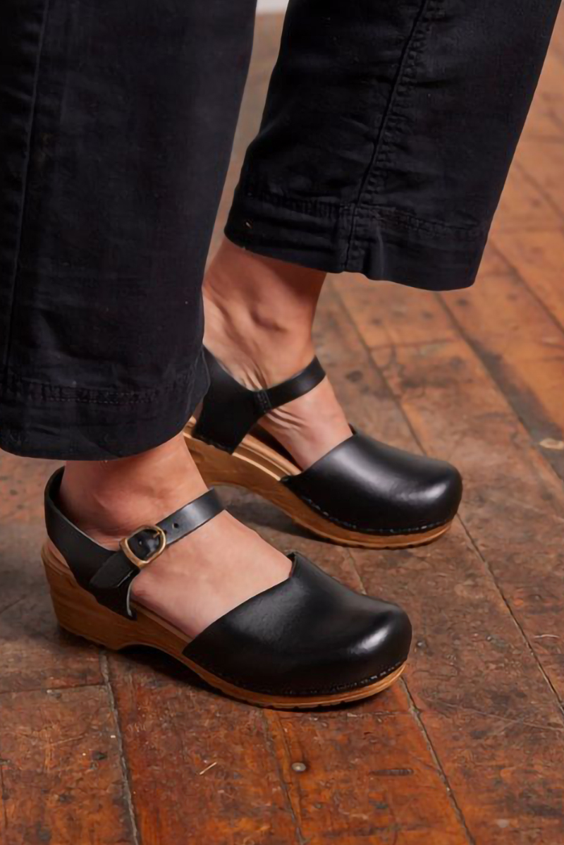 CLOGS
