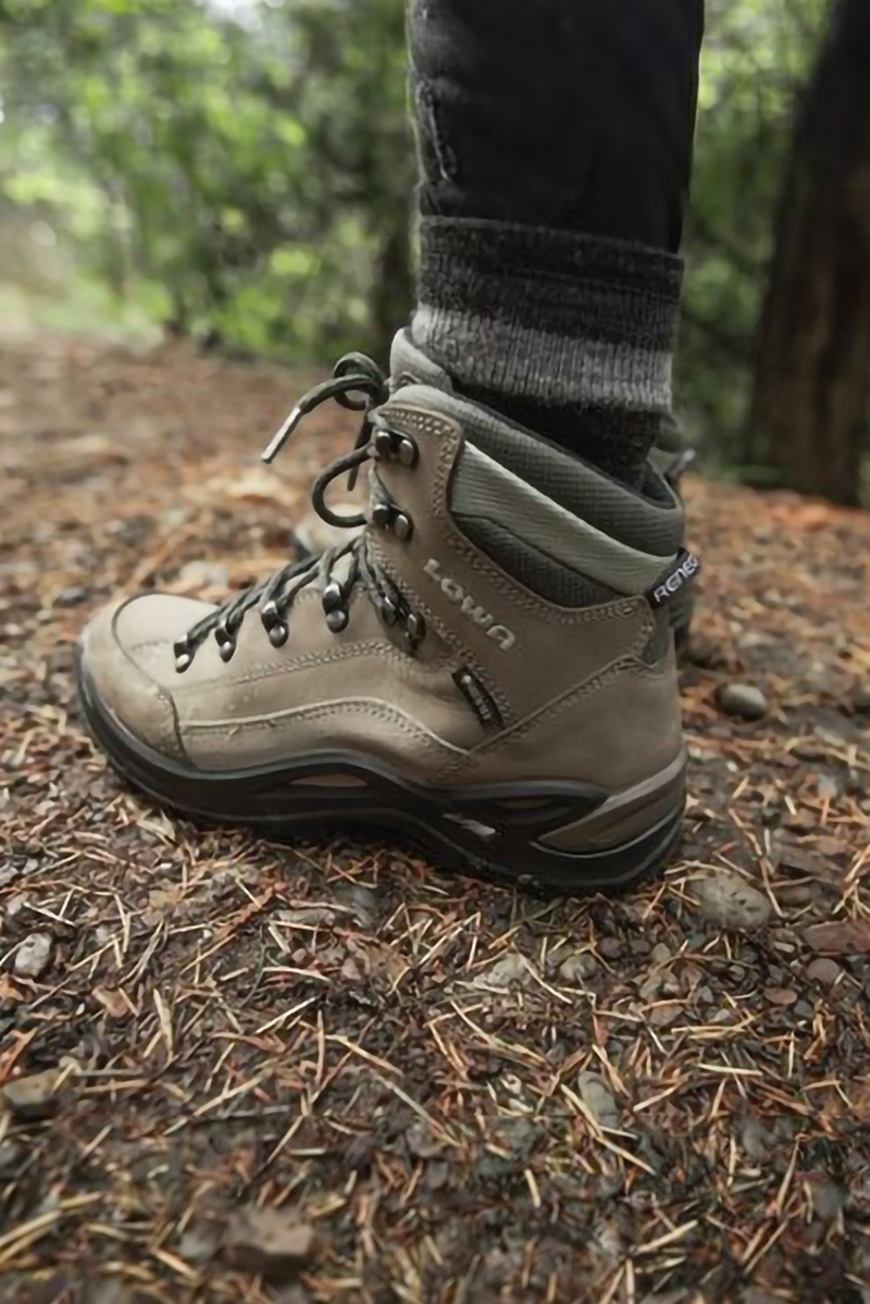 HIKING BOOTS