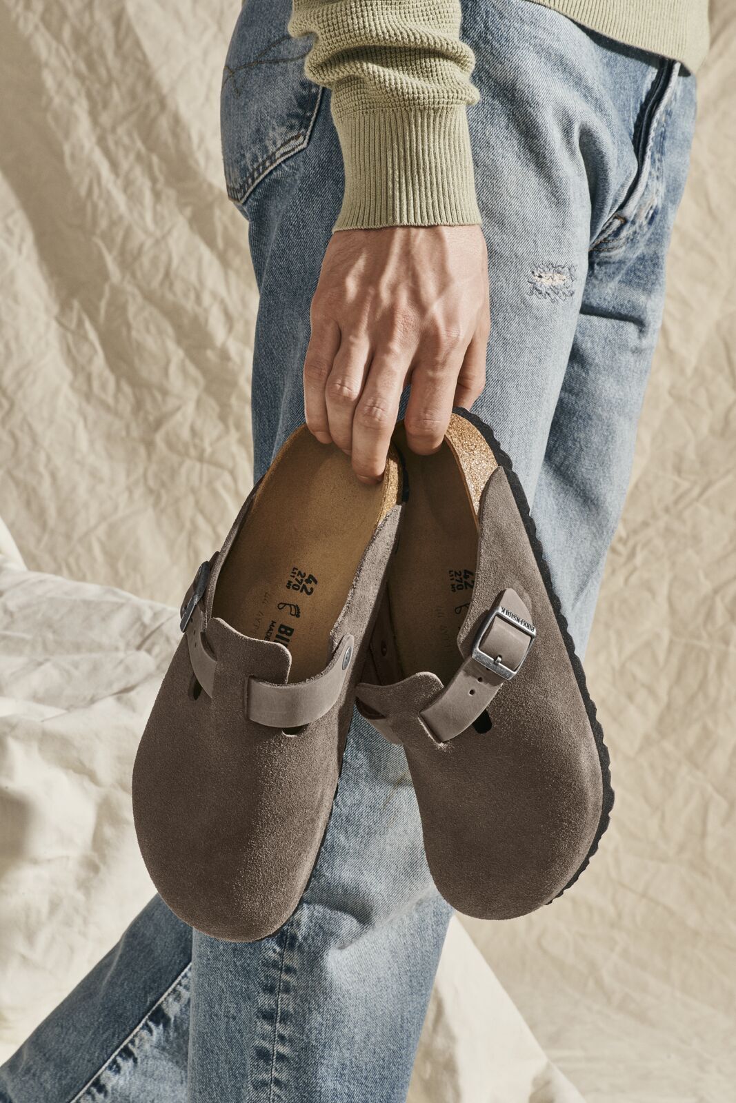 FALL CLOGS