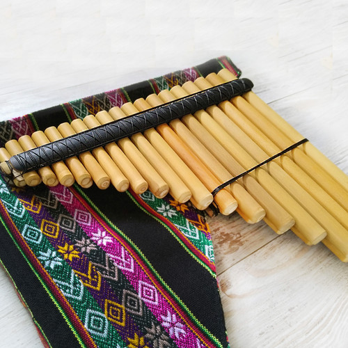 Chromatic zampoña flute from bamboo of 38 reeds