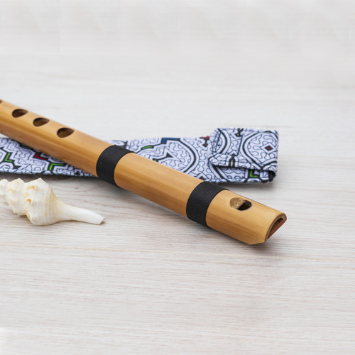 Traditional Pinkuyo flute from bamboo tuned in Do with case made in Peruvian Cloth