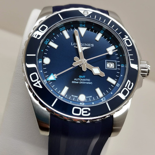 New Longines HydroConquest GMT 41mm Blue Rubber Men's Watch New Longines HydroConquest GMT 41mm Blue Rubber Men's Watch