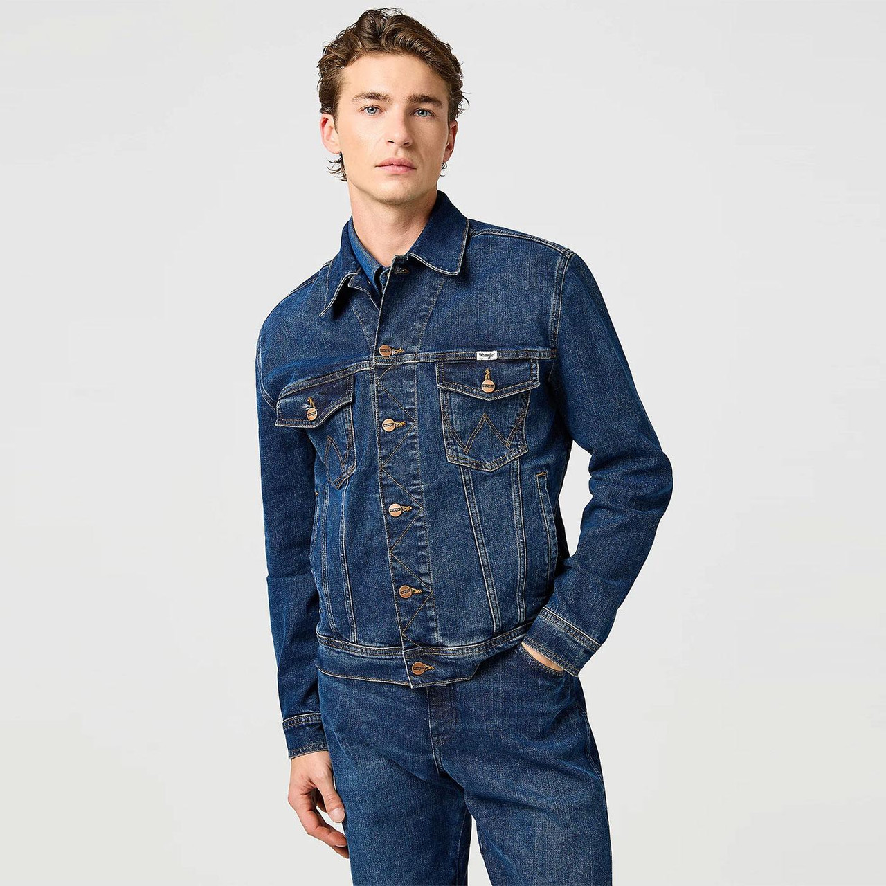wrangler-regular-classic-denim