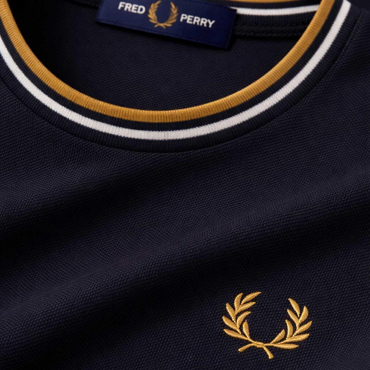 Fred Perry M1588 Men's Mod Twin Tipped T-Shirt in Black / Ecru
