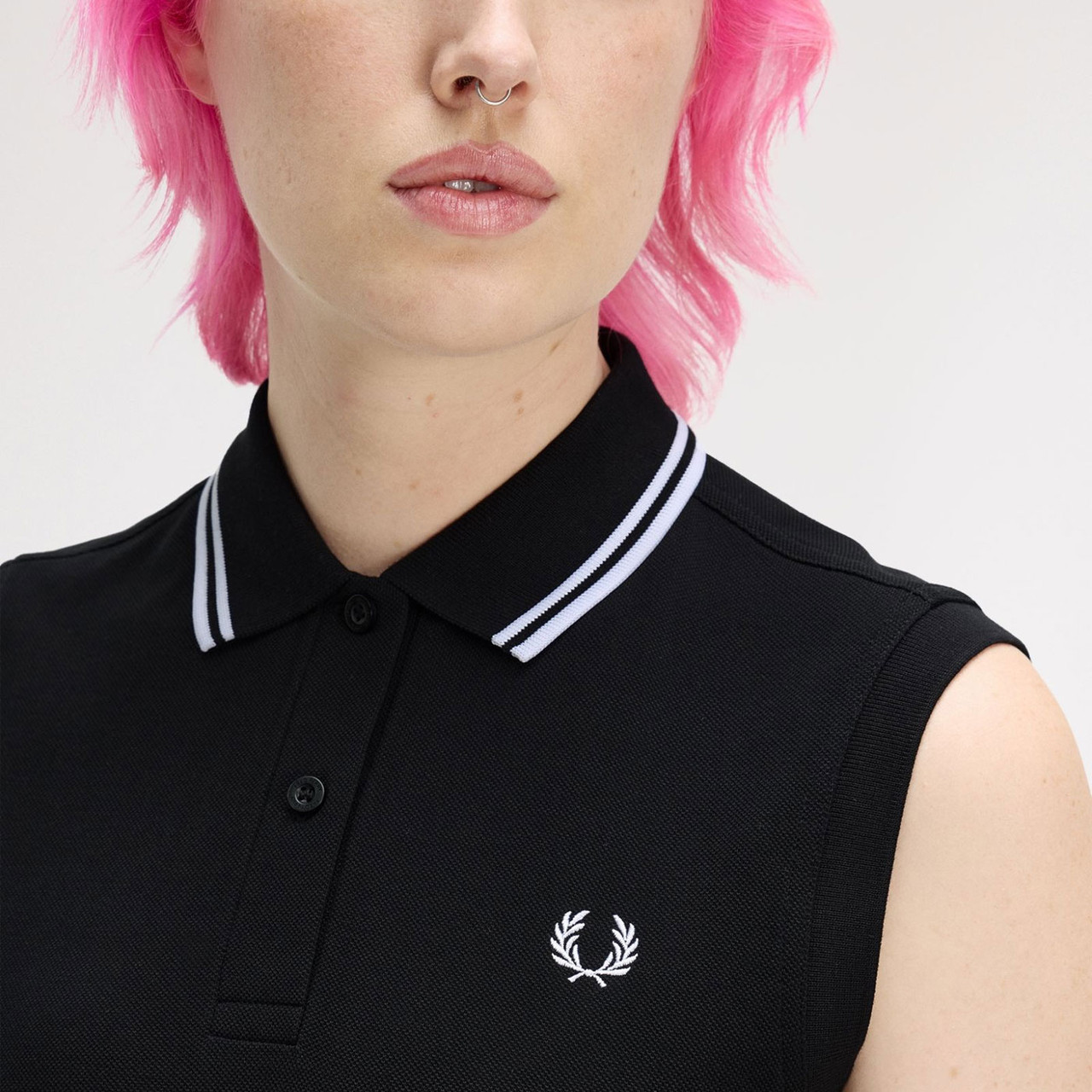 Fred Perry G7200 Women's Sleeveless Mod Polo Shirt in Black