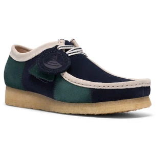 Clarks Originals Wallabee Mod Tassel Shoes in Black Hi-Shine Leather
