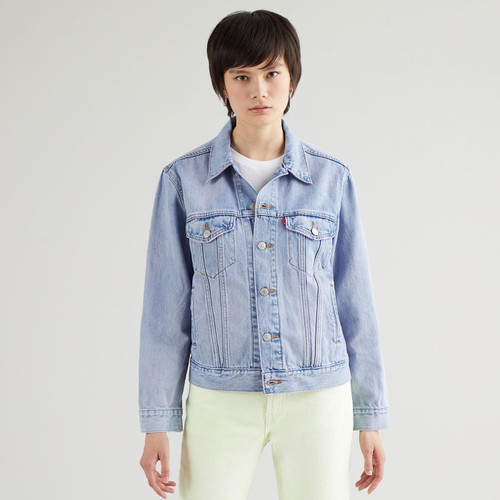 Levi's Women's Exboyfriend Retro fit Trucker Denim Jacket in Across The Sky blue