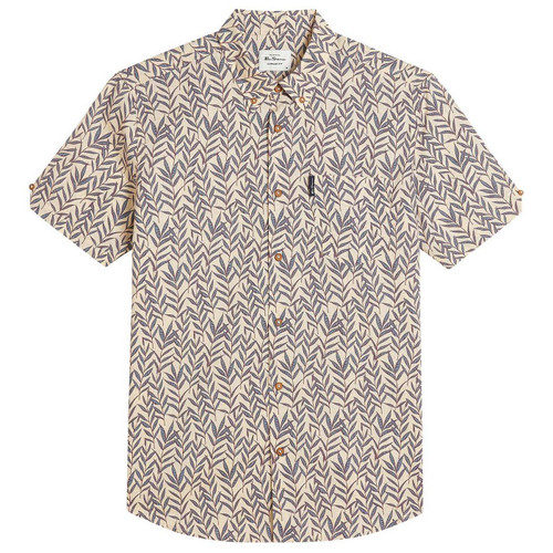 Ben Sherman Men's Mod Button Down Leaf Print Short Sleeve Shirt in Oyster