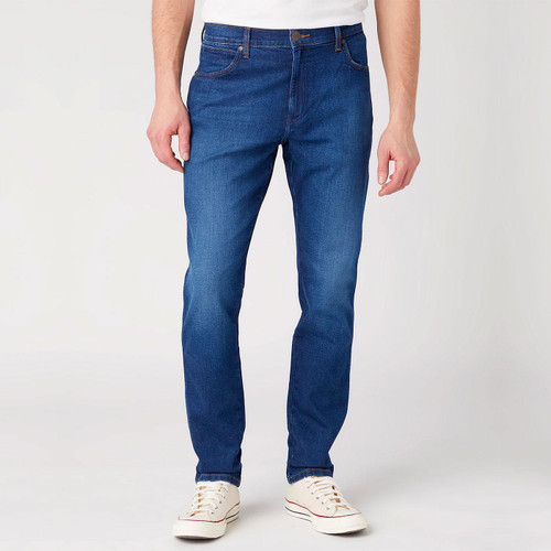 Wrangler River Regular Tapered Jeans in Far Away 112341404 