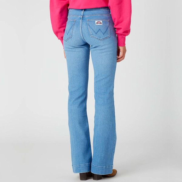 Wrangler Flare High Waist Slim Retro 70s Flares in Hazel W2334736U 