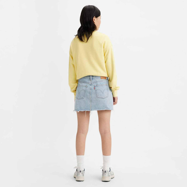 Levi's Icon Denim Daisy Patch Skirt in Fresh As A Daisy A46940015