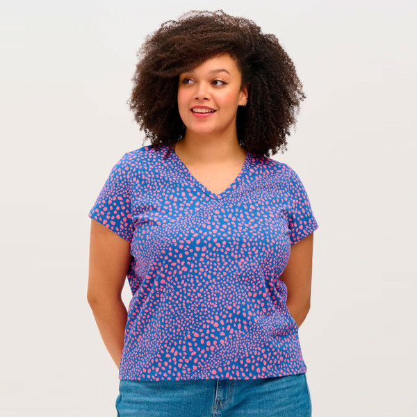 Sugarhill Brighton Eva Retro V-Neck T-shirt in Blue Painterly Spot