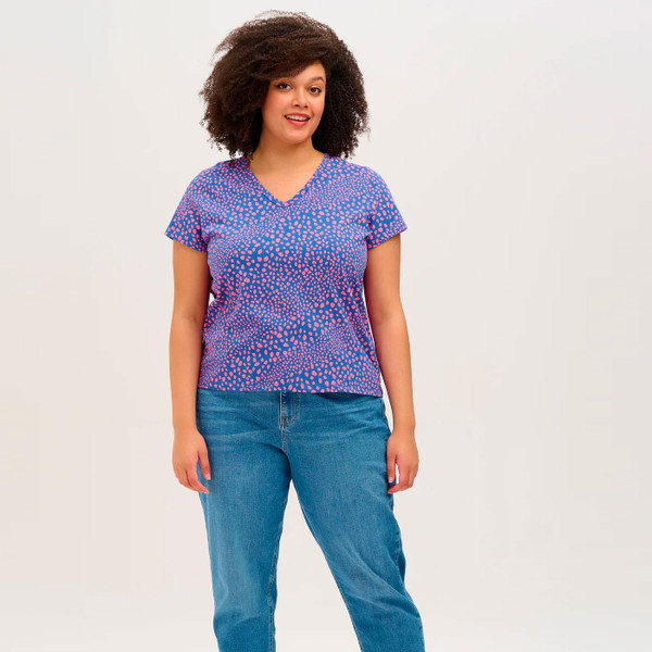 Sugarhill Brighton Eva Retro V-Neck T-shirt in Blue Painterly Spot