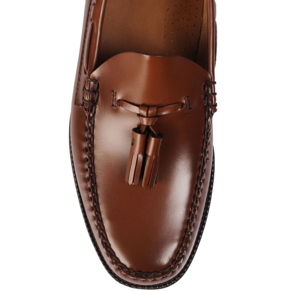 Toe detail on GH Bass Larkin Easy Weejun Moccasin Loafers in Mid Brown Leather & Rubber Sole