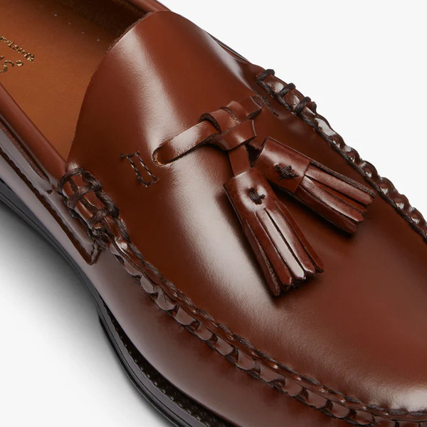 Front tassels on GH Bass Larkin Easy Weejun Moccasin Loafers in Mid Brown Leather & Rubber Sole