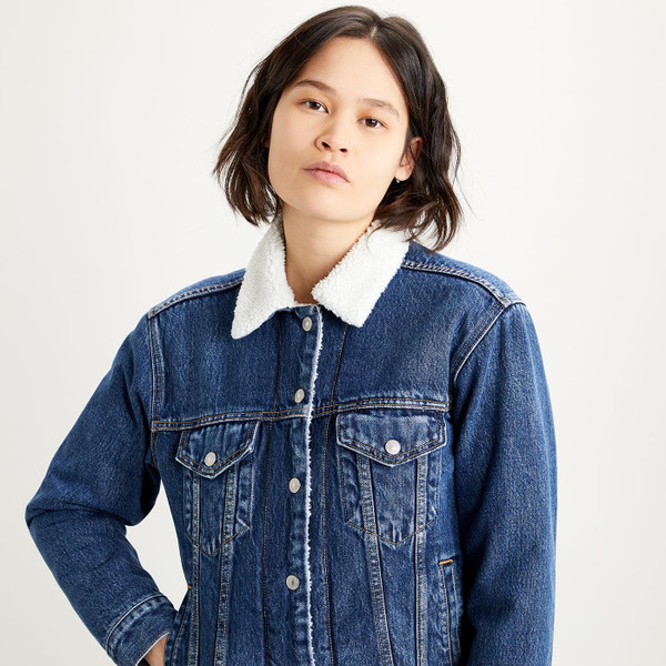 Levi's Women's Retro 70s Denim Sherpa Collar Trucker Jacket in Rough and Tumble Blue