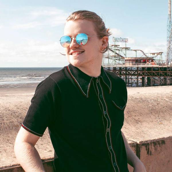 Madcap England Men's Retro Mod Big Collar Short Sleeve Crawdaddy Polo in Black