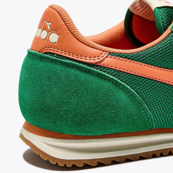 Diadora Cross Retro Casuals Running Trainers in Peas Green Cream