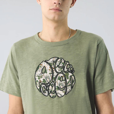 Pretty Green Men's Aquarelle Applique Logo Tee in Green