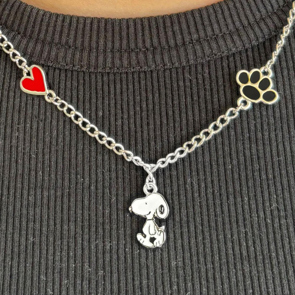 Peanuts Enamel Snoopy and Love Heart Necklace in Silver PEANKESN001