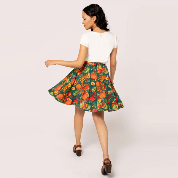 Hell Bunny Retro 50s Flared Autumn Skirt in Pumpkins and Leaves Print