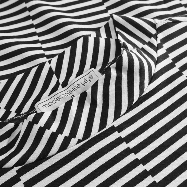 Mademoiselle Yeye Stay Cool Retro 60s Op Art Turtleneck in Black/White G42226