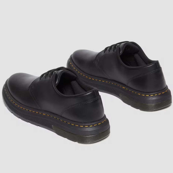Dr Martens Crewson Lo Retro Shoes in Black Leather 31669001