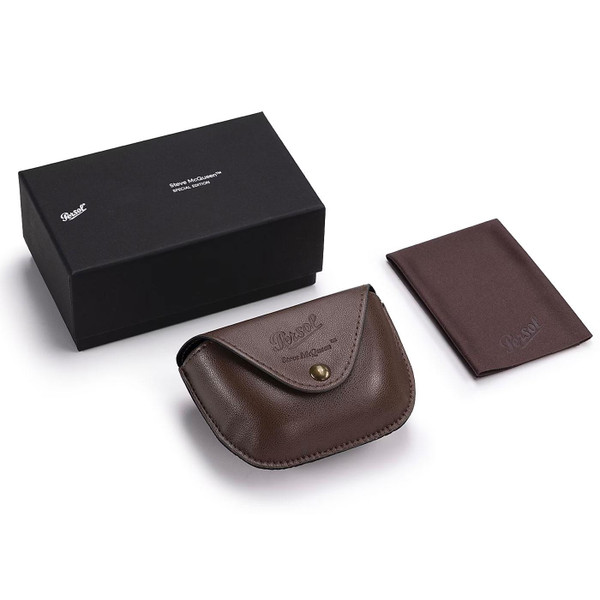 Persol 0PO0714SM Steve McQueen Foldable Sunglasses Pouch and Box Persol 0PO0714SM Steve McQueen Foldable Sunglasses Pouch and Box