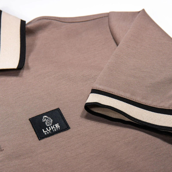 Makati Luke Honeycomb Textured Tipped Polo Shirt in Hardnut M771452 Close Up 2
