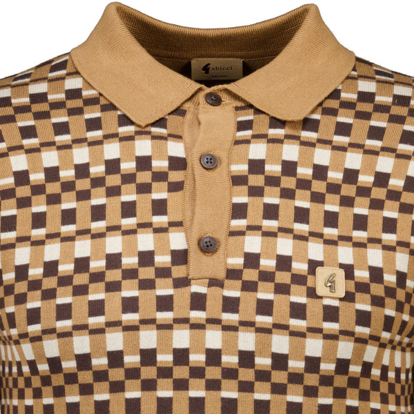 Gabicci Vintage Frankie Retro 1970s Pattern Front Knitted Polo Top in Nutmeg Close up