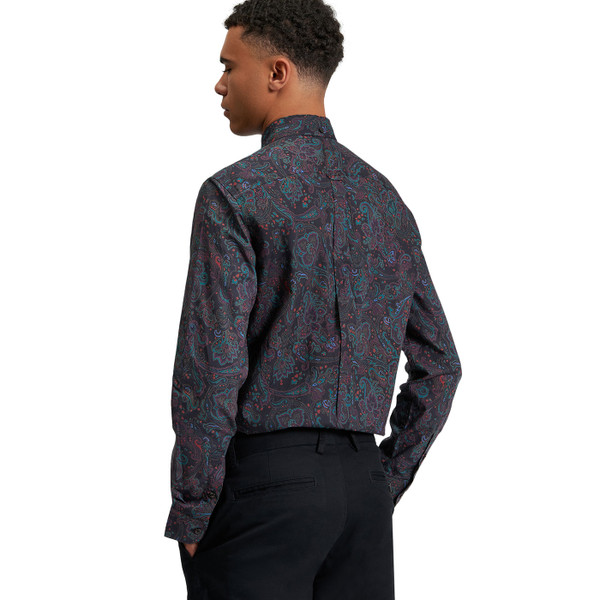 Picture of Model wearing the Ben Sherman Mod Button Down Paisley Shirt with Subtle Tonal Print in Black taken from back.