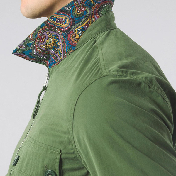 Pretty Green Feltham Men's Retro Zip Through Overshirt in Khaki close up on collar