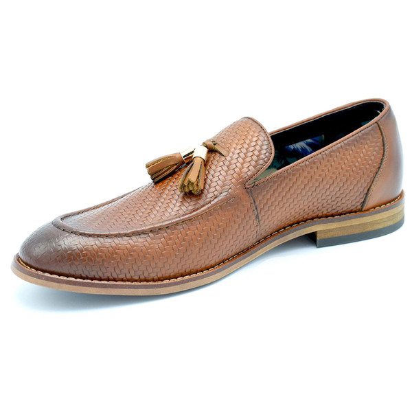 Picture of instep on the Paolo Vandini Mollcroft Men's Mod Tassel Weave Loafers in Tan