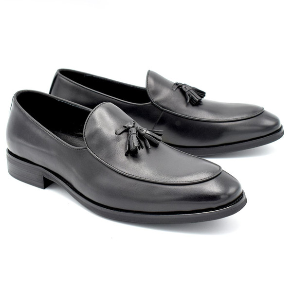Picture of both Paolo Vandini Nottage Mod Tassel Loafer Shoes in Black Leather