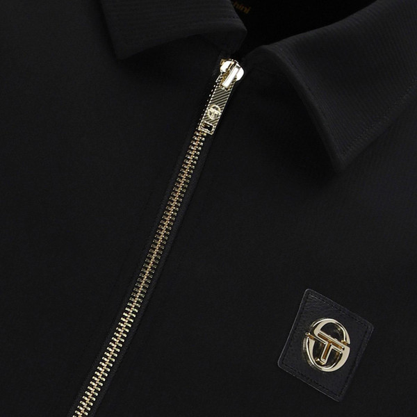Sergio Tacchini New Tomasso Retro 90s Collared Jacket in Black close up on collar
