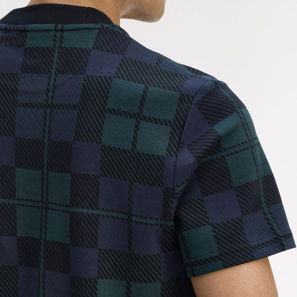 Fred Perry Men's Retro Blackwatch Tartan T-shirt M1757 37A close up on back Fred Perry Men's Retro Blackwatch Tartan T-shirt M1757 37A close up on back
