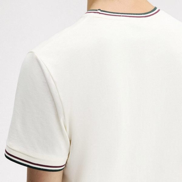 Fred Perry Men's Mod Twin Tipped T-shirt in Ecru, Oxblood and Grassroots M1588 84A - Close Up View of Back