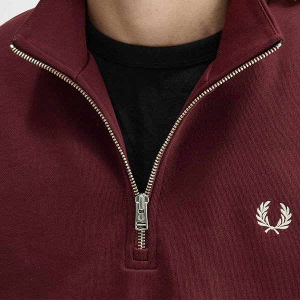 Fred Perry Half Zip Tipped Cuff Sweatshirt in Oxblood and Ecru M3574 64A - Collar Detail