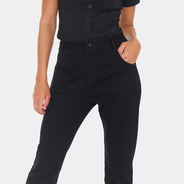 Waist and button detail on Voodoo Vixen Heart & Dagger Embroidered Capri Cropped Jeans in Black