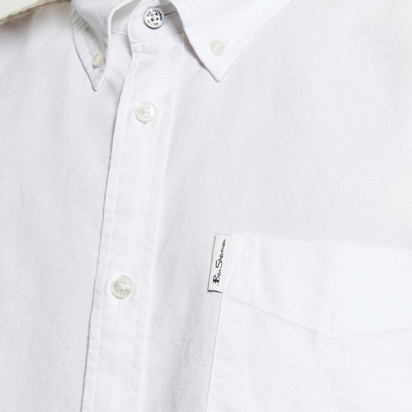 Ben Sherman Mod Button Down S/S Oxford Shirt in White 1012489 010 Close Up