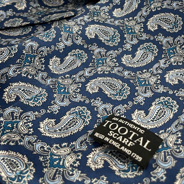 Tootal Men's 1960s Mod Fringed Paisley Silk Scarf in Navy - Label Detail