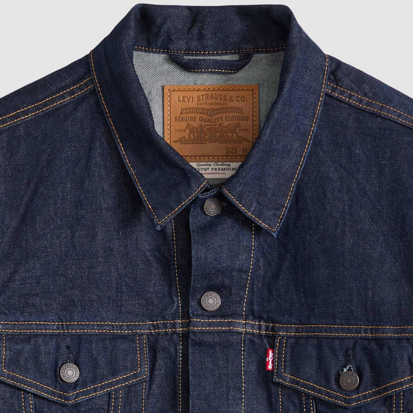 Levi's Type 3 Relaxed Denim Trucker Jacket in Wash It Out Rinse Blue - Men's Denim Jackets - Collar Detail