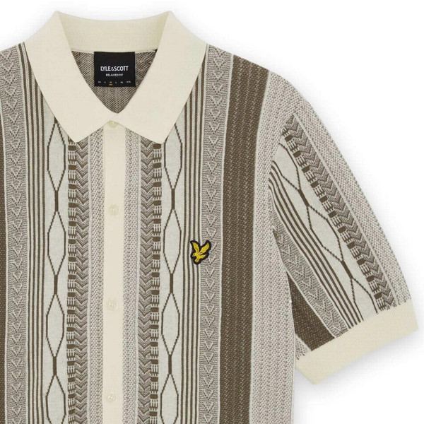 Lyle & Scott Men's Retro 50s Textured Brocade Knit Polo Shirt in Ice Cream - Sleeve Detail