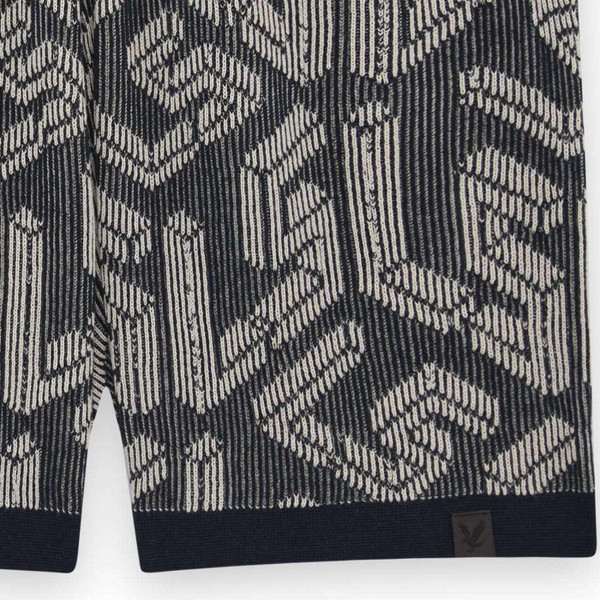 Lyle & Scott Men's Retro 70s Emblem Ribbed Resort Shorts in Dark Navy - Hem Detail