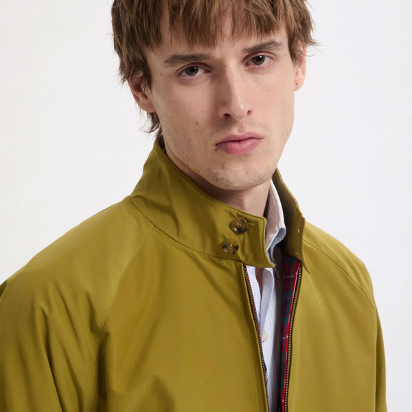 Collar on Baracuta G9 Made In England Mod Harrington Jacket in Moss Green